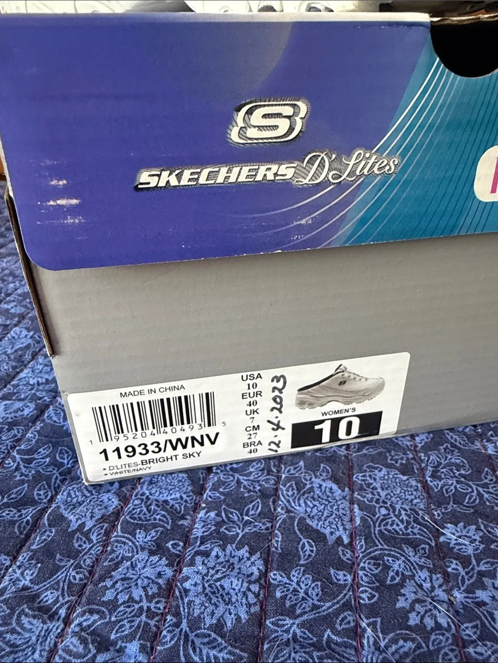 Skechers Women’s D’Lites in White/Navy